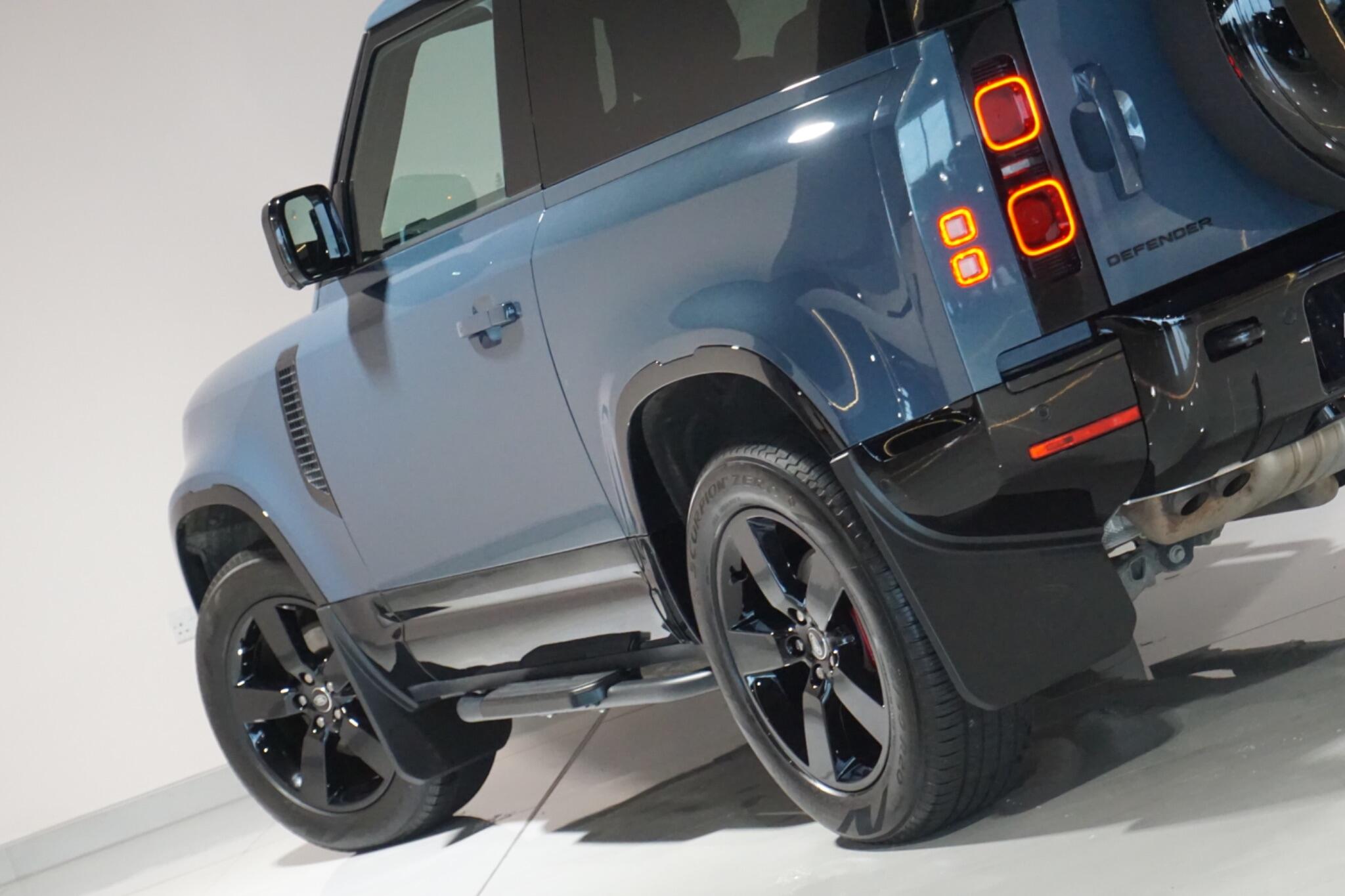 Land Rover Defender 90 3.0 D250 MHEV X-Dynamic HSE SUV 3dr Diesel Auto 4WD Euro 6 (s/s) (250 ps)